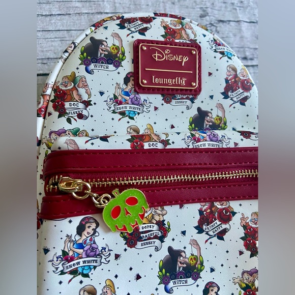 NWT! Disney Princess COLLECTION EXCLUSIVE Snow White Backpack - Picture 6 of 8